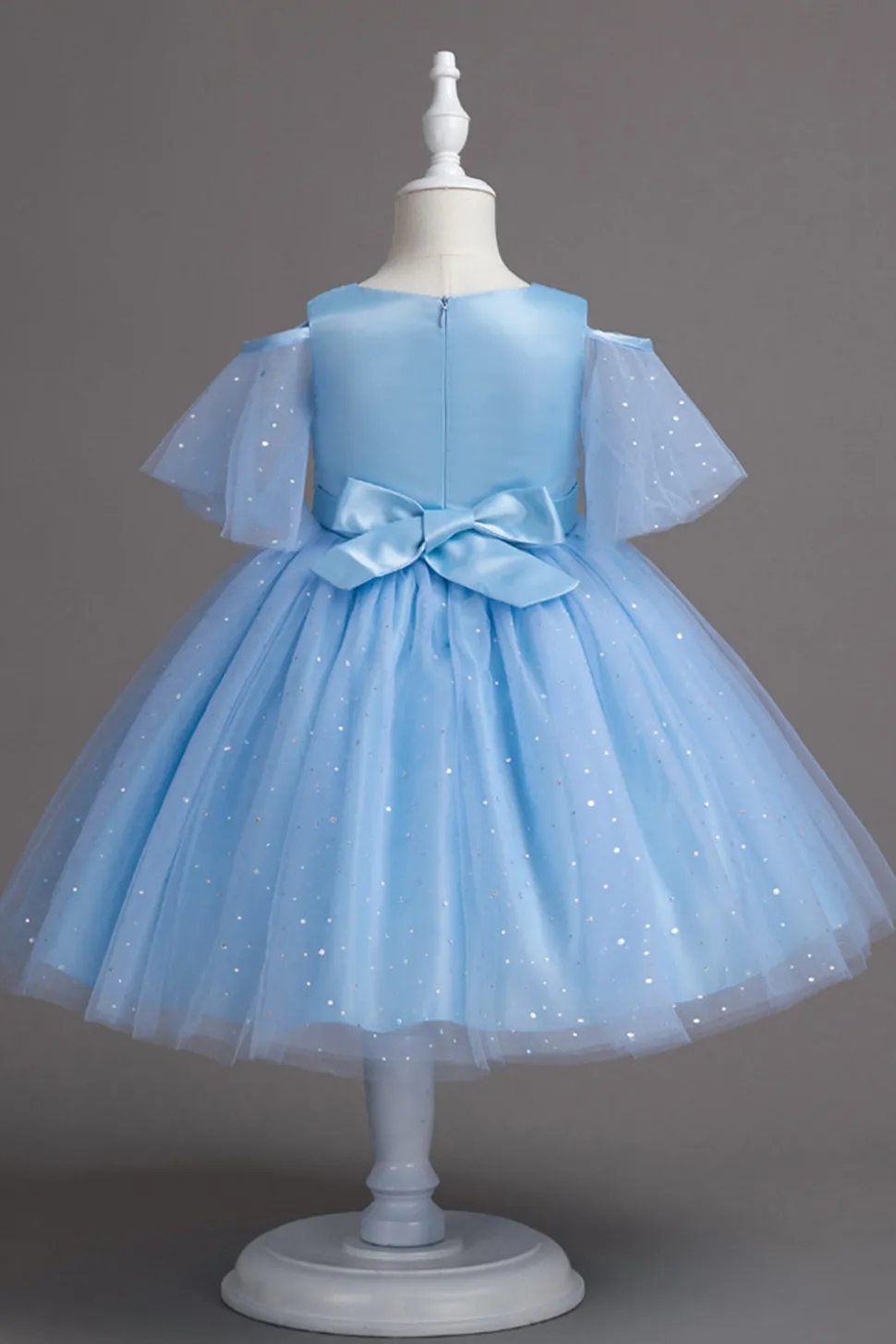 A Line Fora do Ombro Borgonha Vestido de Menina Tule