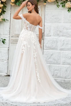 A Line Fora do Ombro Marfim Tule Vestido de Noiva