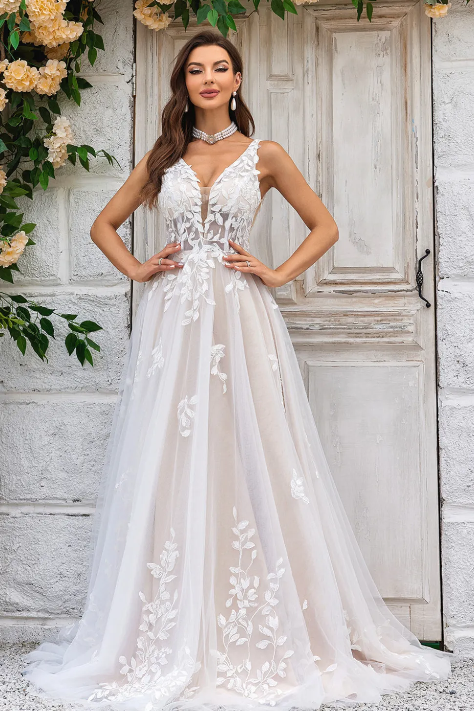 A Line Gola em V Champagne Tule Vestido de Noiva com Renda