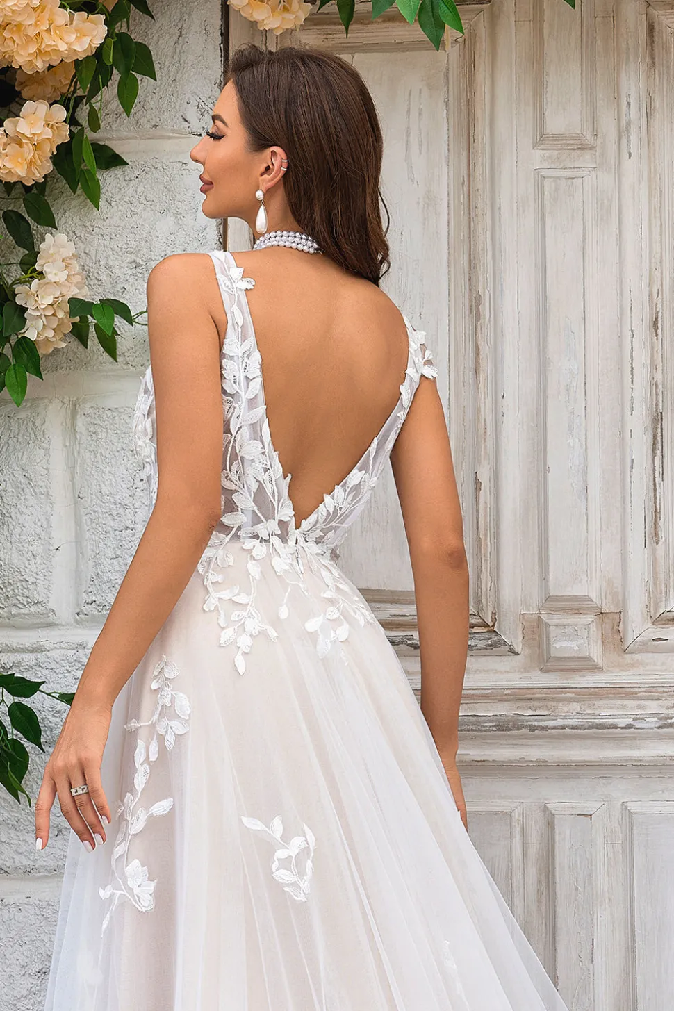 A Line Gola em V Champagne Tule Vestido de Noiva com Renda