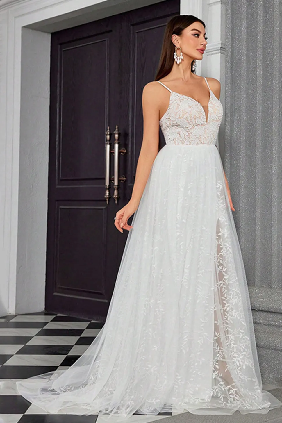 A Line Ivory Espaghetti StrapsAppliqued Long Wedding Dress