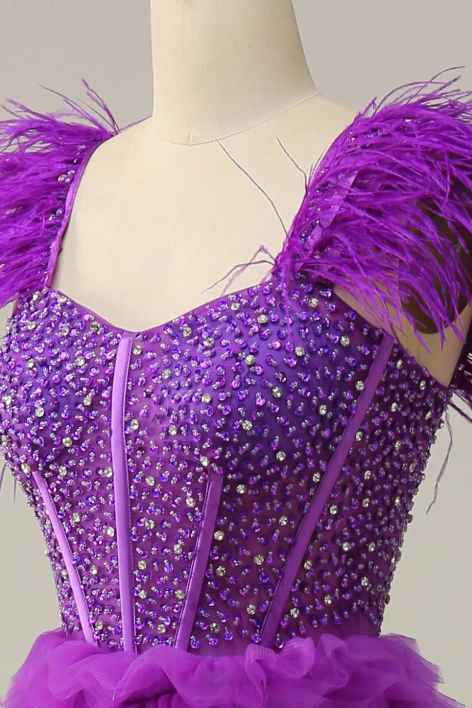 A Line Roxo Vestido de Festa Com Penas