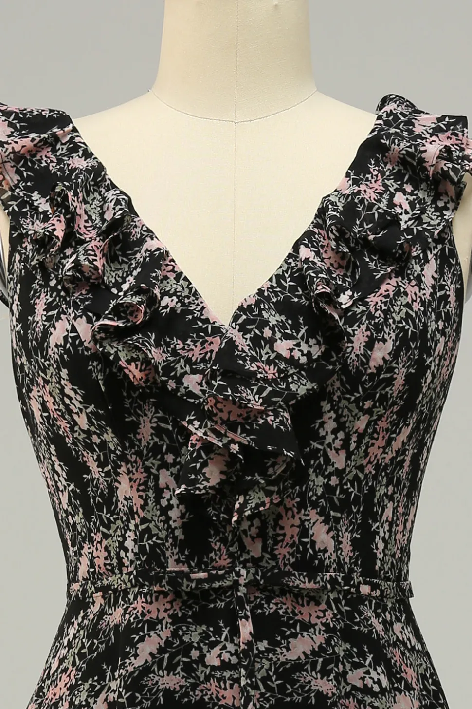A Line V Pescoço Preto Vestido de Dama de Honor com Folhos