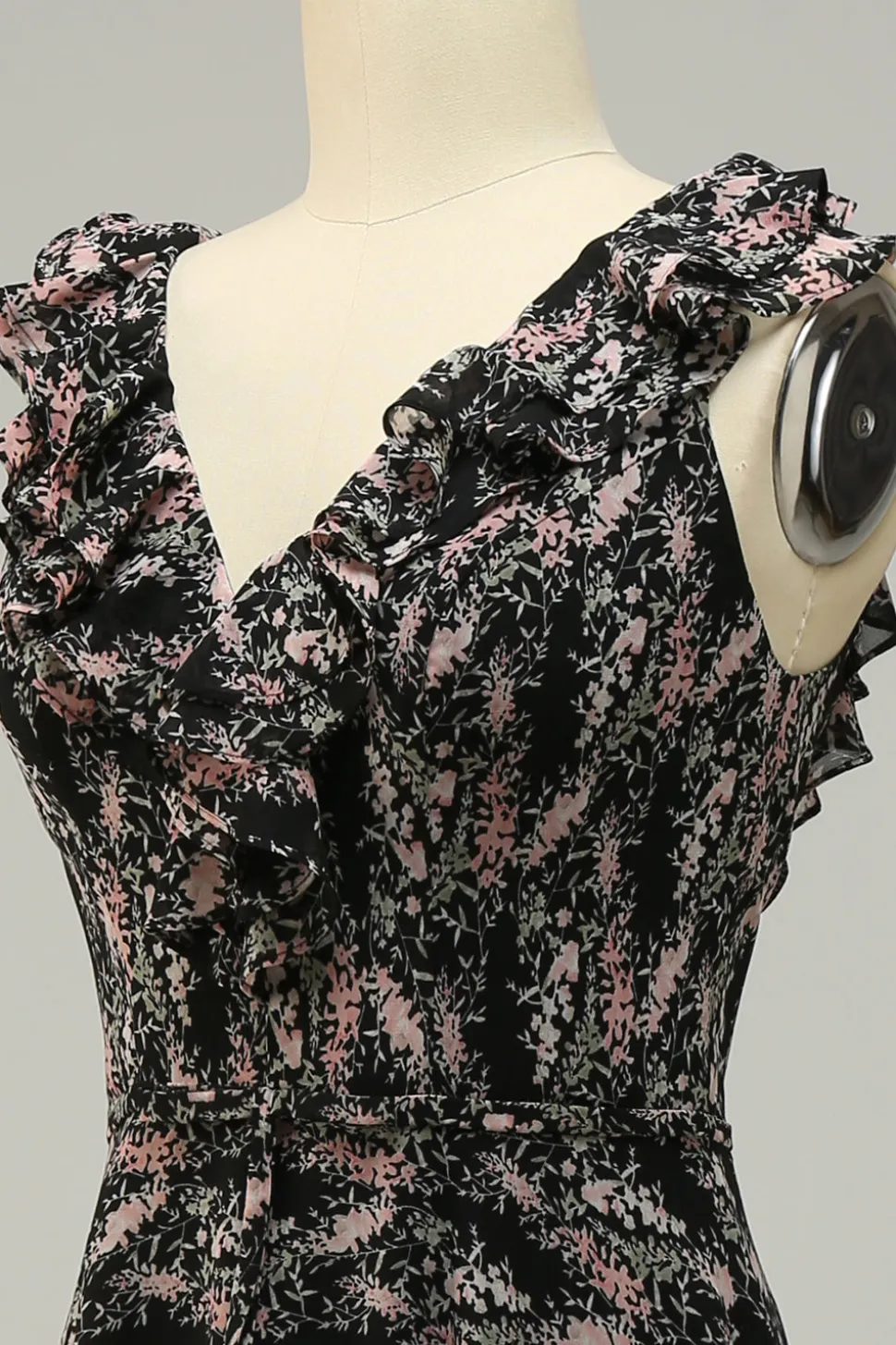 A Line V Pescoço Preto Vestido de Dama de Honor com Folhos