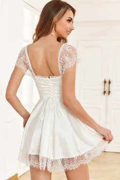 A Line Vestido de Cocktail Branco Pescoço Quadrado Renda