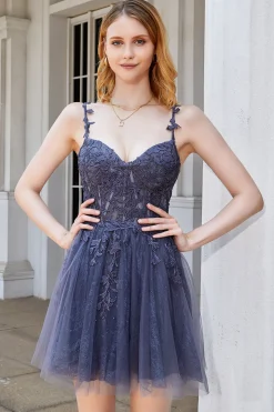 A Linha Esparguete Correias Cinzento Vestido Curto Homecoming com Apliques