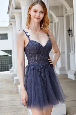 A Linha Esparguete Correias Cinzento Vestido Curto Homecoming com Apliques