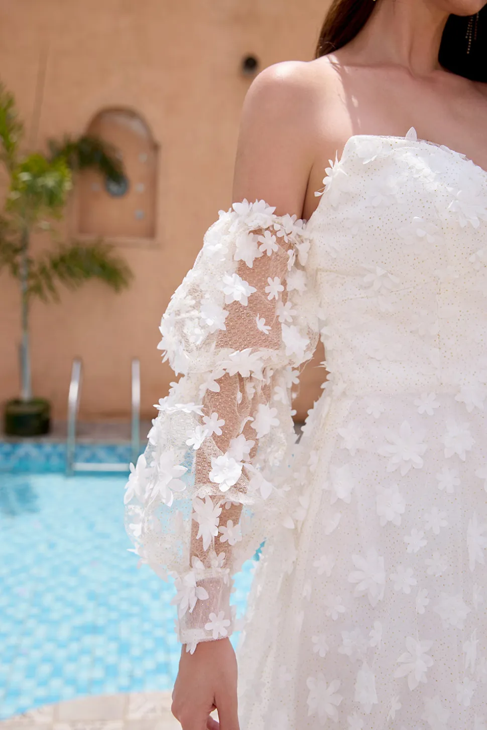 A Linha Querida Applique Renda Vestido de Noiva Branco com Mangas Destacáveis