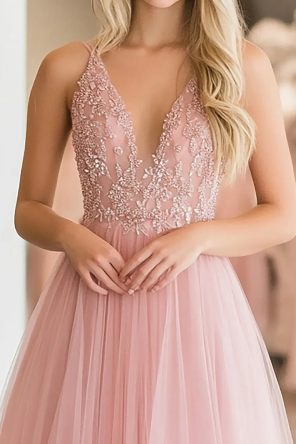 A Linha Renda Appliques Tulle Rosa Deep V Neck Prom Dress