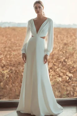 A Linha V Pescoço Marfim Cut out Vestido de Noiva com mangas compridas