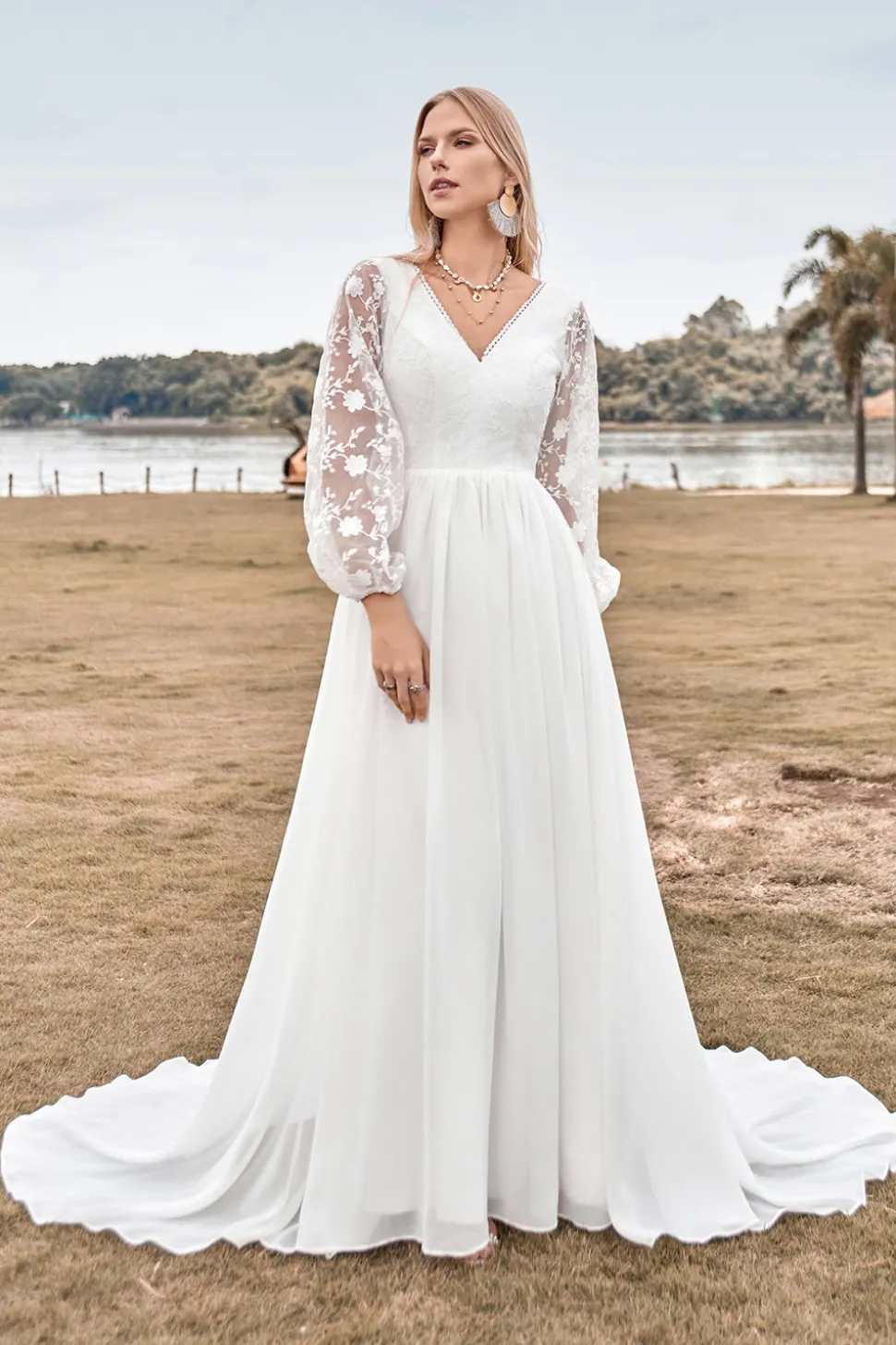 A Linha V Pescoço Marfim Chiffon Varredura Trem Boho Vestido de Noiva com Renda