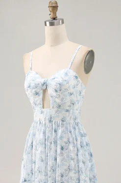 Alças de espaguete floral estampadas azuis cortadas para fora vestido de convidado de casamento