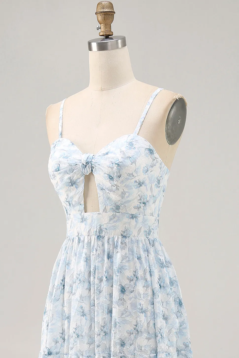 Alças de espaguete floral estampadas azuis cortadas para fora vestido de convidado de casamento