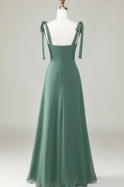 Alças de gravata de eucalipto Um vestido de dama de honra linha com fenda