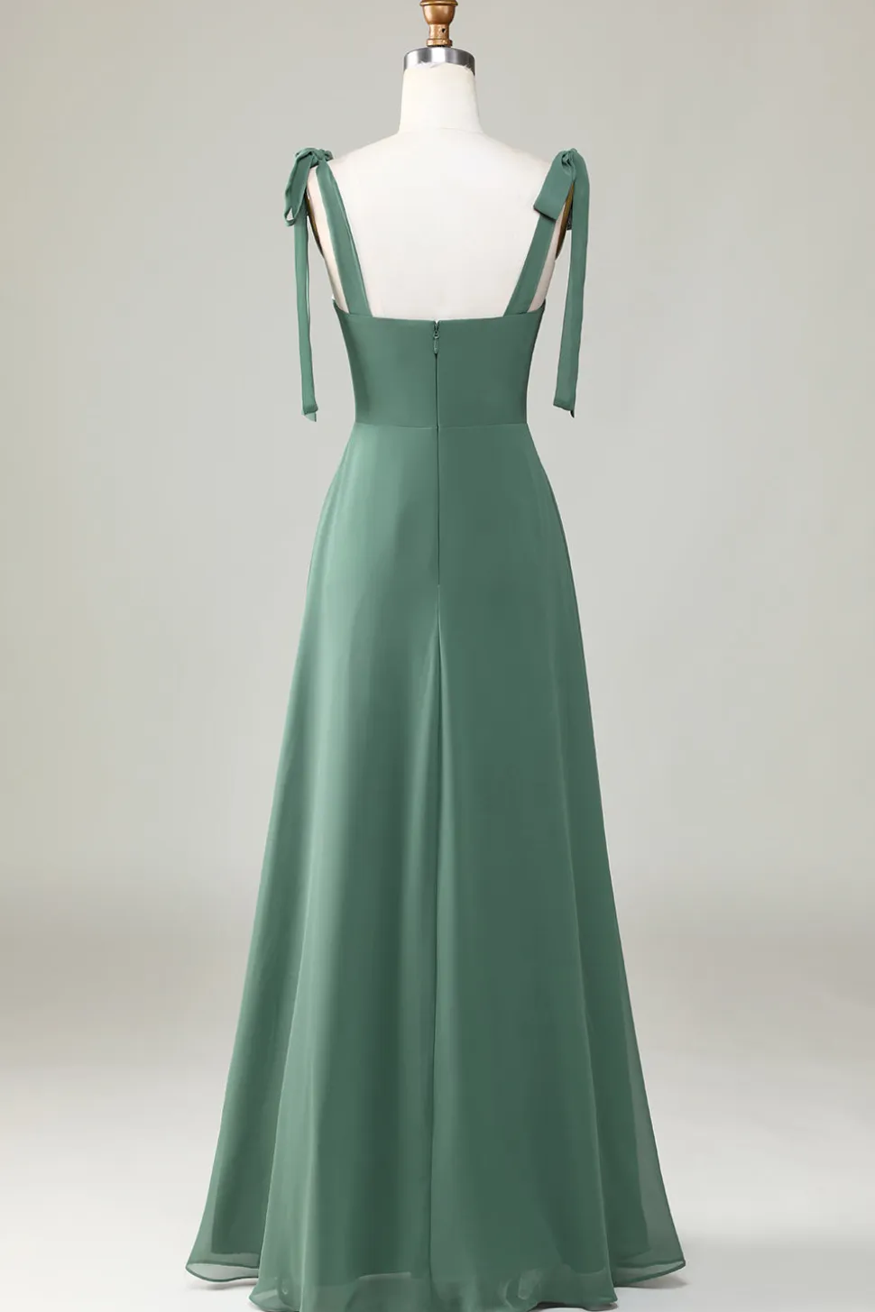Alças de gravata de eucalipto Um vestido de dama de honra linha com fenda