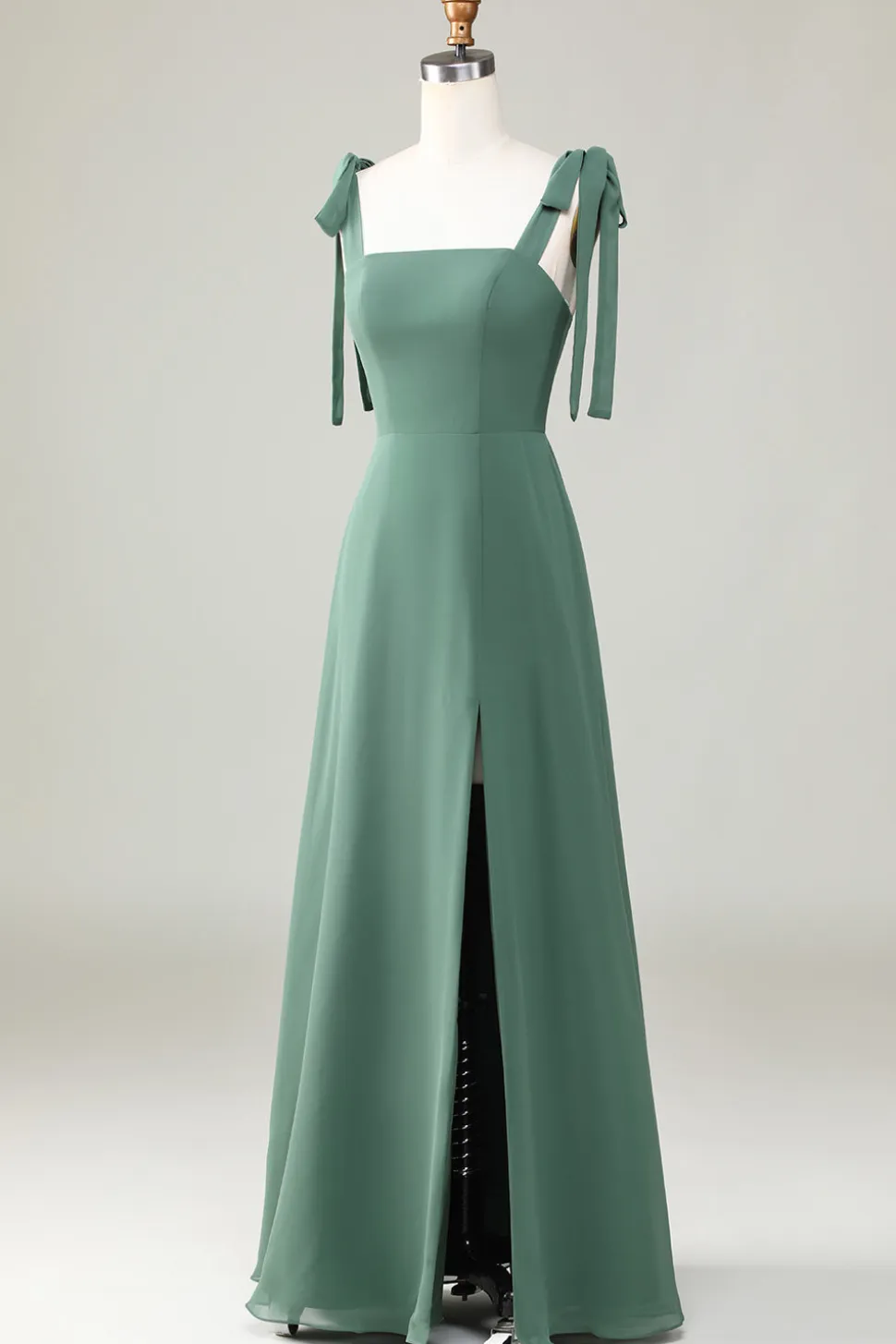 Alças de gravata de eucalipto Um vestido de dama de honra linha com fenda