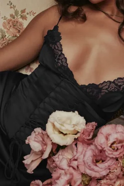 Alças Esparguete Pretas Abrem Volta Vestido Homecoming Com Fenda