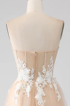 A-Line Champagne Espartilho sem alças Vestido de baile com apliques