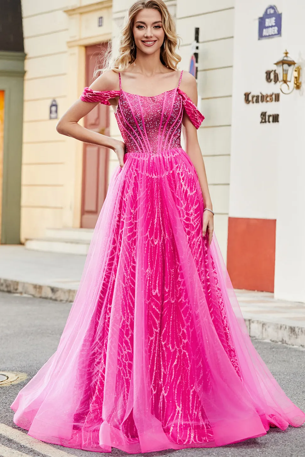 A-Line Cold Shoudler Sparkly Hot Pink Corset Prom Dress com Missangas