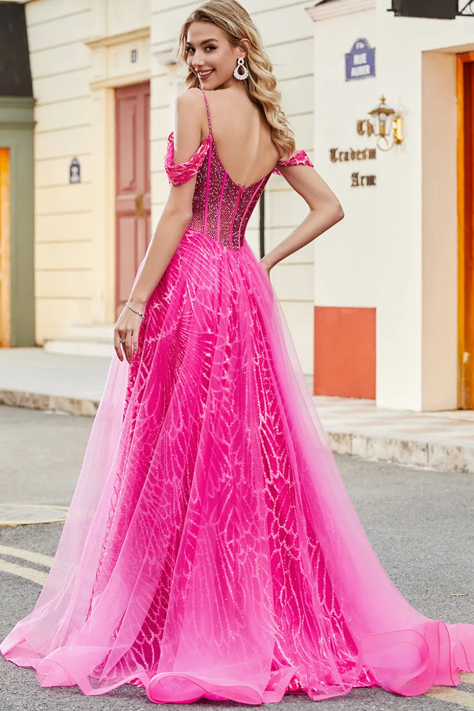 A-Line Cold Shoudler Sparkly Hot Pink Corset Prom Dress com Missangas