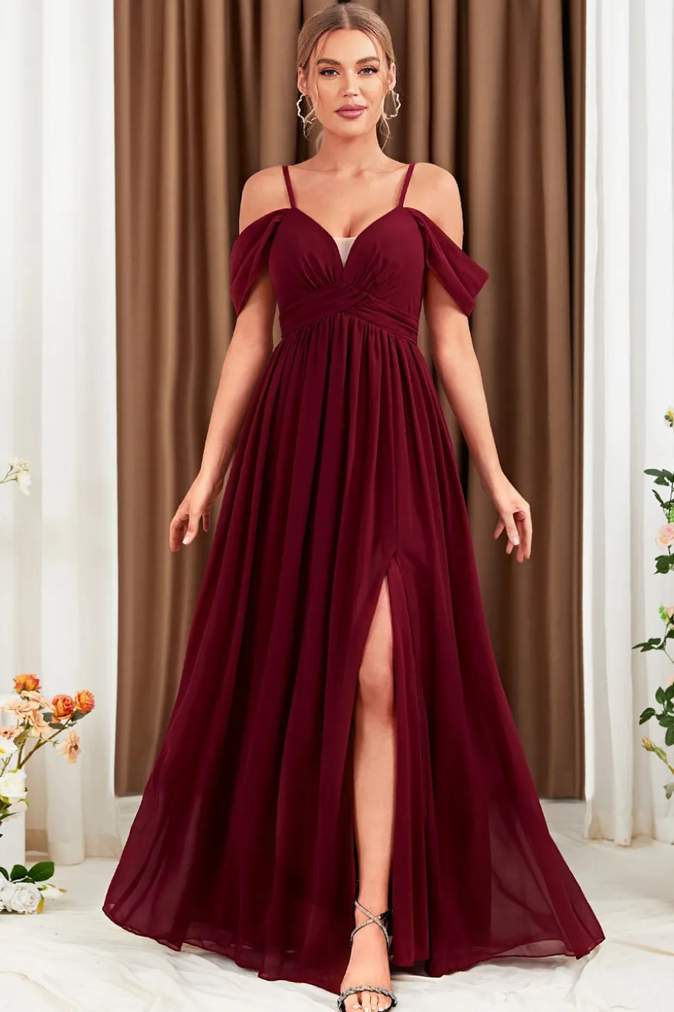 A-Line Cold Shoulder Borgonha vestido formal com fenda