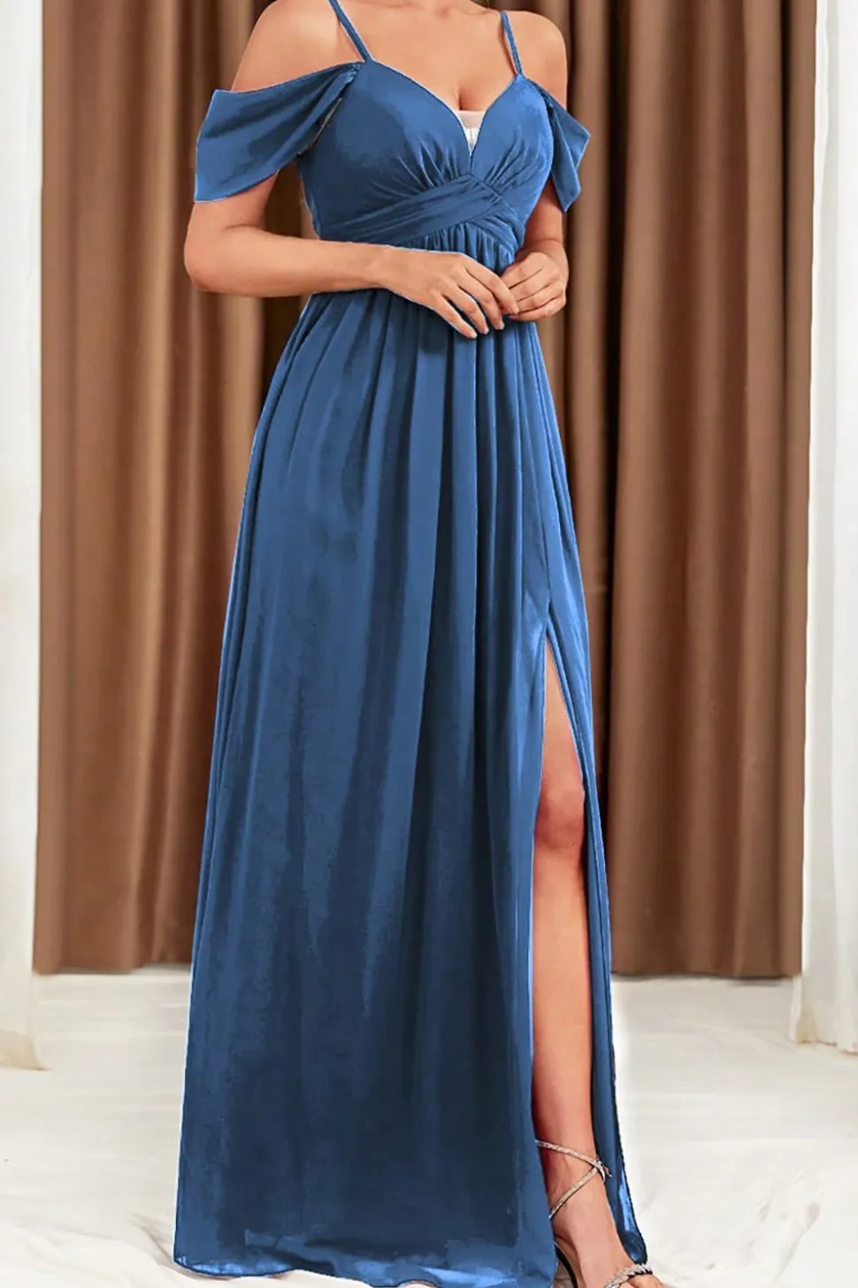 A-Line Cold Shoulder Borgonha vestido formal com fenda