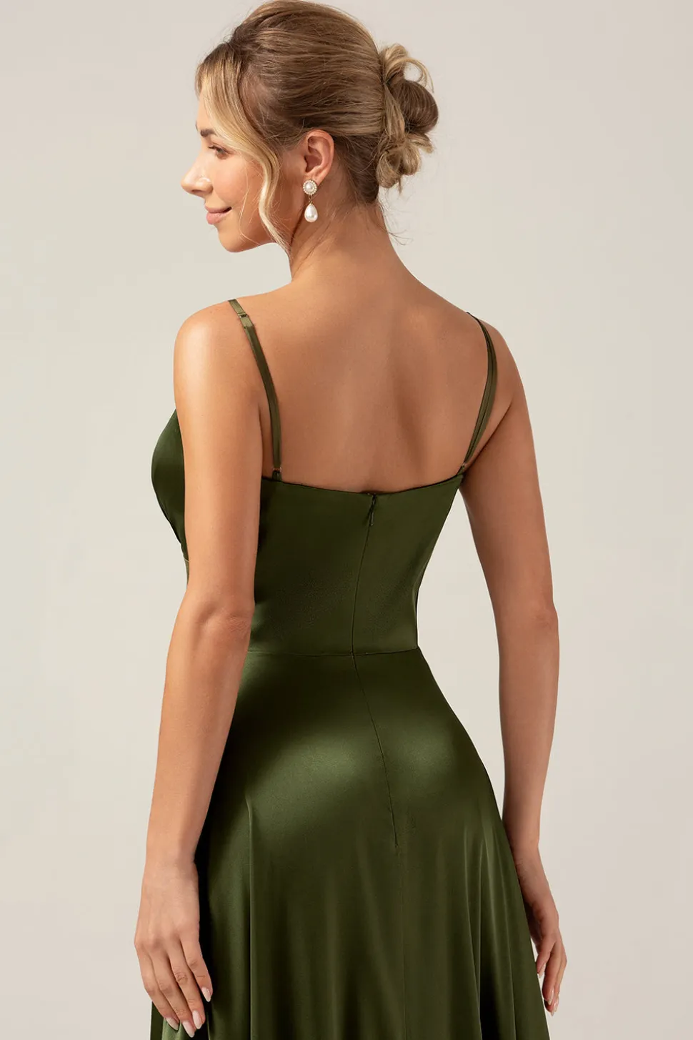 A-Line Espaghetti Correias Olive Cetim Long Vestido de Madrinha com Fenda