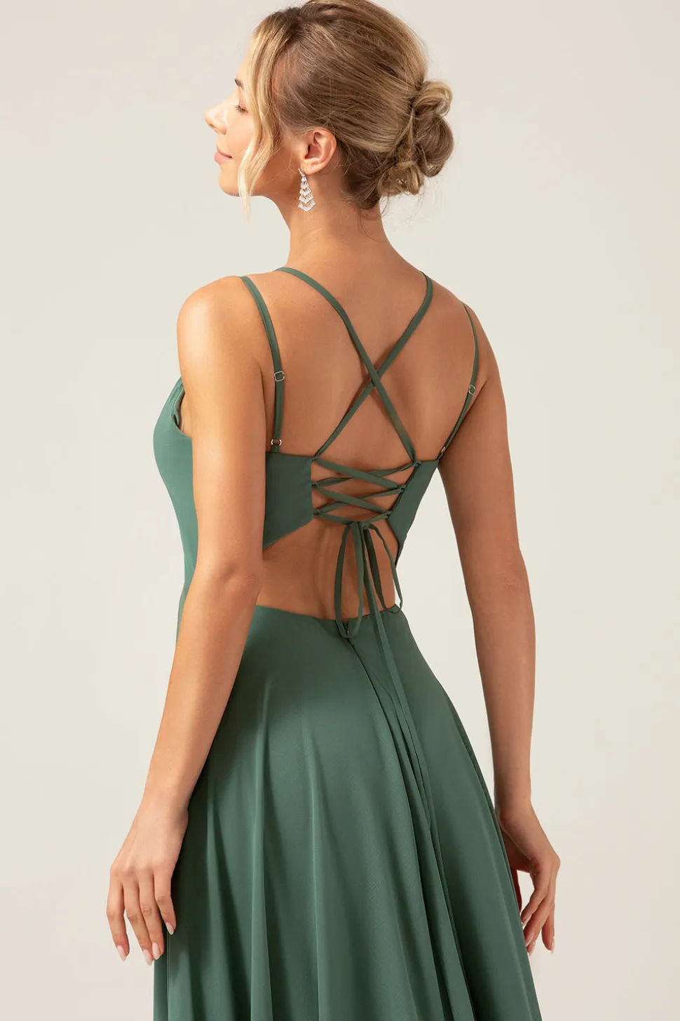 A-Line Espaghetti Correias Backless plissado Eucalipto Vestido Madrinha