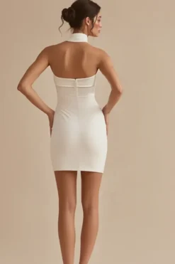 A-Line Halter Neck Cetim Vestido de Formatura Branco
