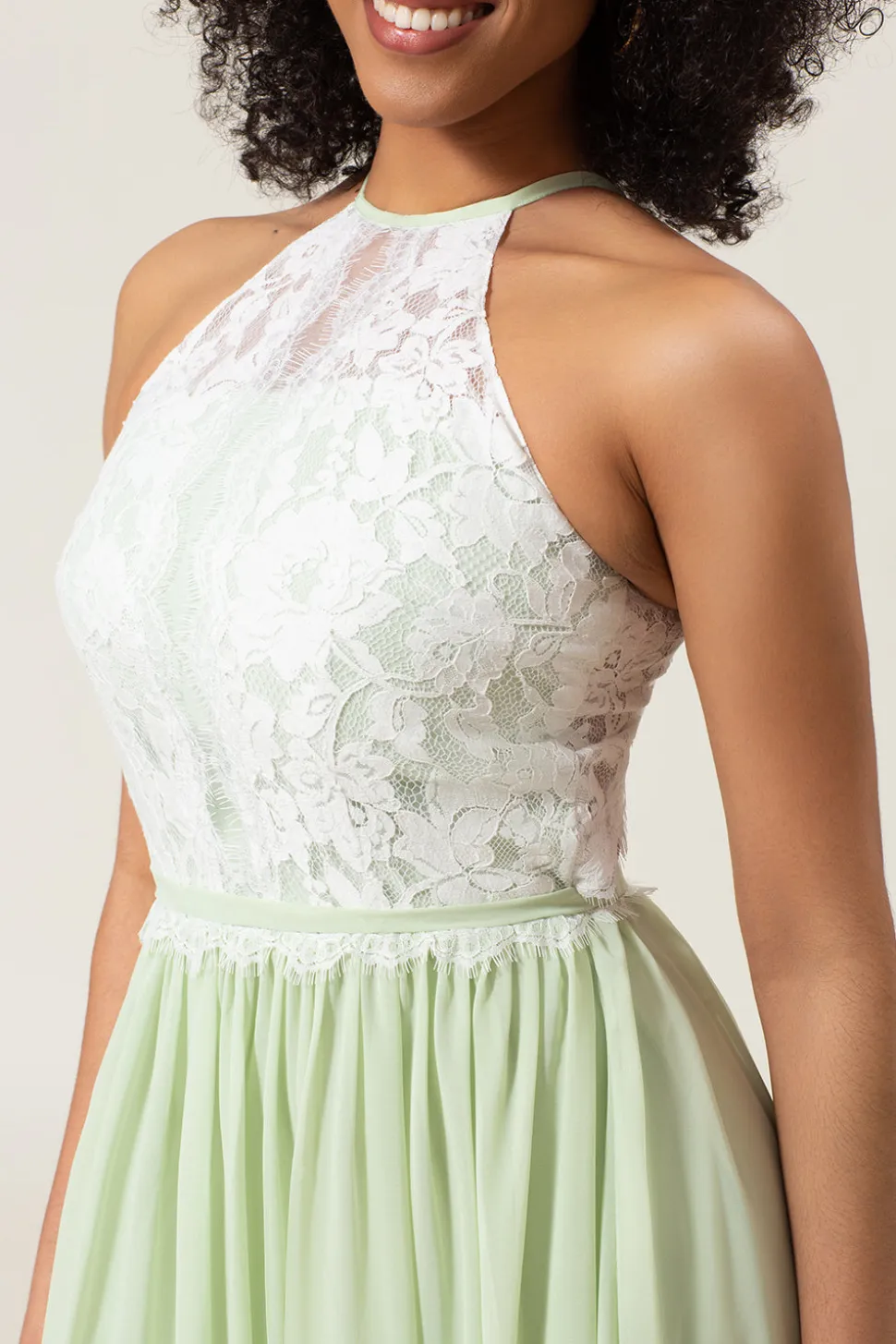 A-Line Halter Neck Dusty Sage Lace e Chiffon Long Vestido de Madrinha