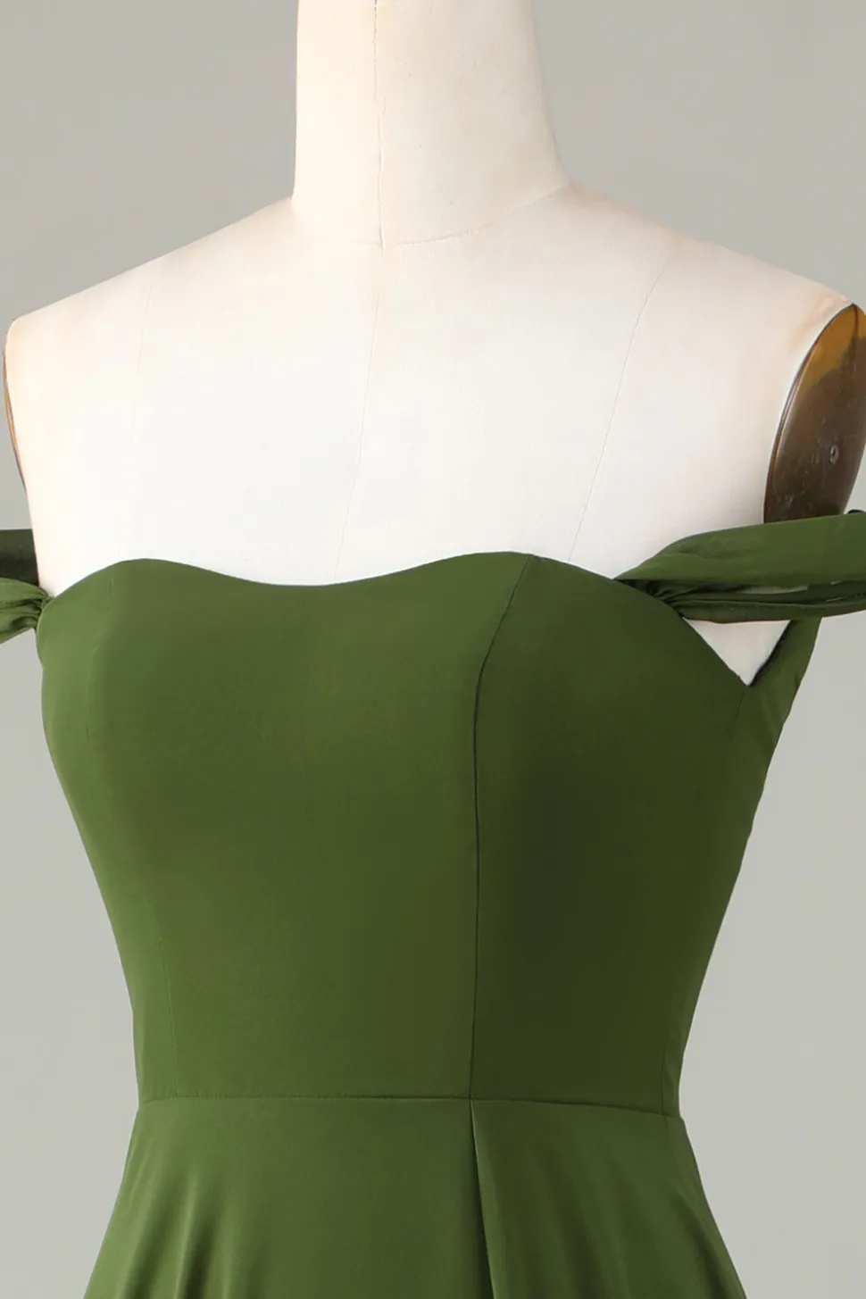 A-Line Off O Ombro Olive Vestido Madrinha com Fenda