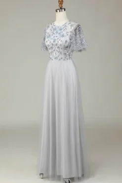 A-Line Tule frisado longo vestido de dama de honra cinza com apliques