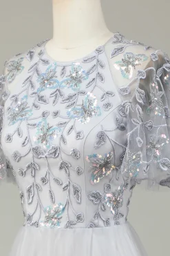 A-Line Tule frisado longo vestido de dama de honra cinza com apliques