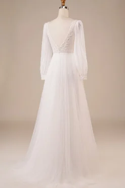 A-Line Tule frisado vestido de noiva marfim com mangas