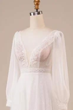 A-Line Tule frisado vestido de noiva marfim com mangas