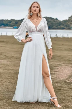 A-Line Tule frisado vestido de noiva de marfim com mangas compridas