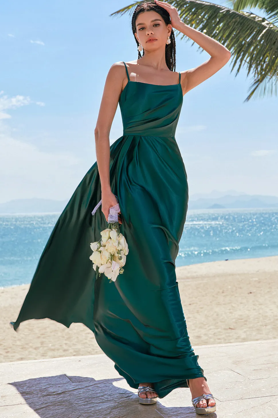 A-Line Verde Escuro Esparguete Correias Cetim Ruched Long Vestido de Dama de Honra