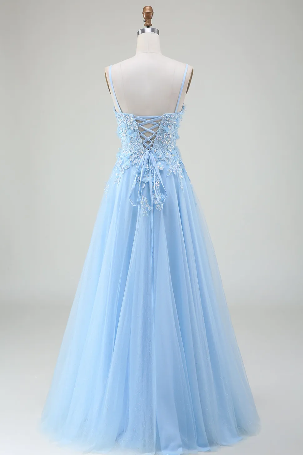 A-Line Vestido de baile azul claro com apliques