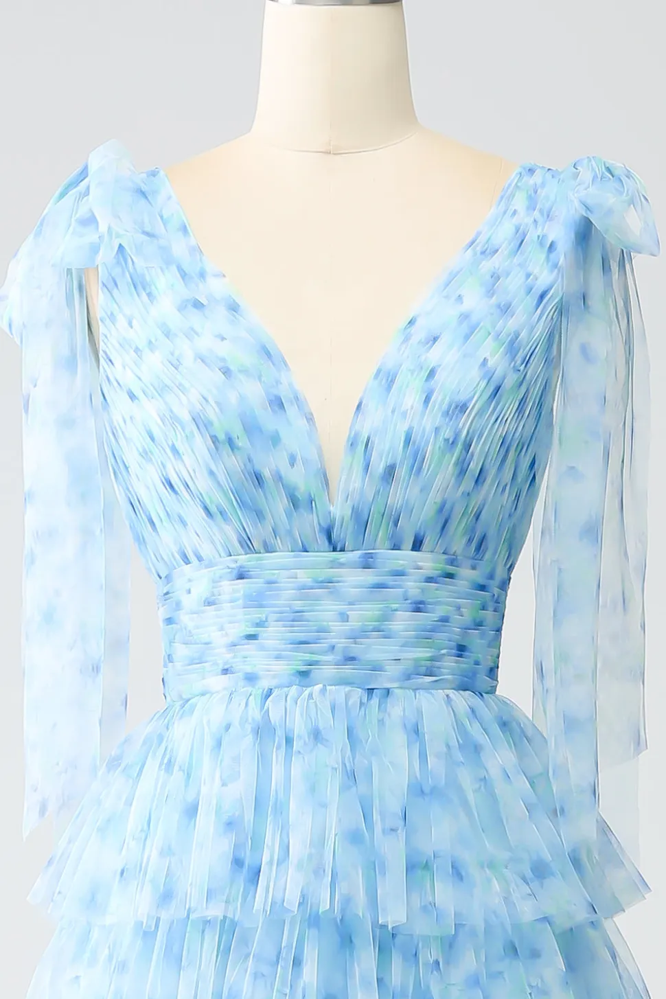 A-Line V-Neck Vestido de baile azul claro em camadas