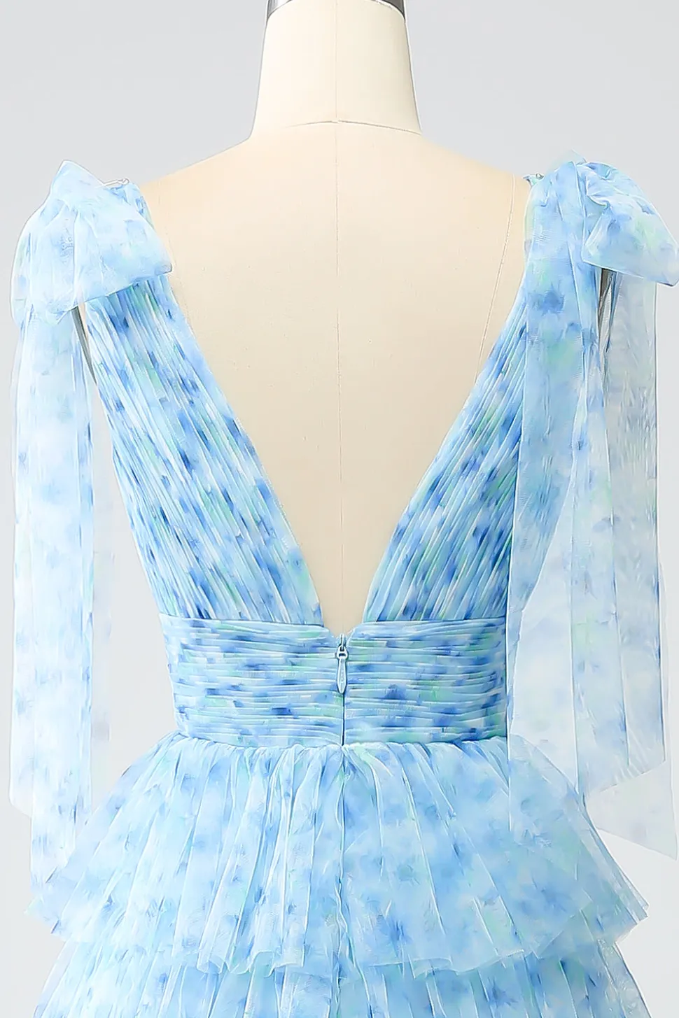 A-Line V-Neck Vestido de baile azul claro em camadas