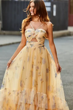 Amarelo A-Line Halter plissado tule tiered longo vestido de baile com bordado