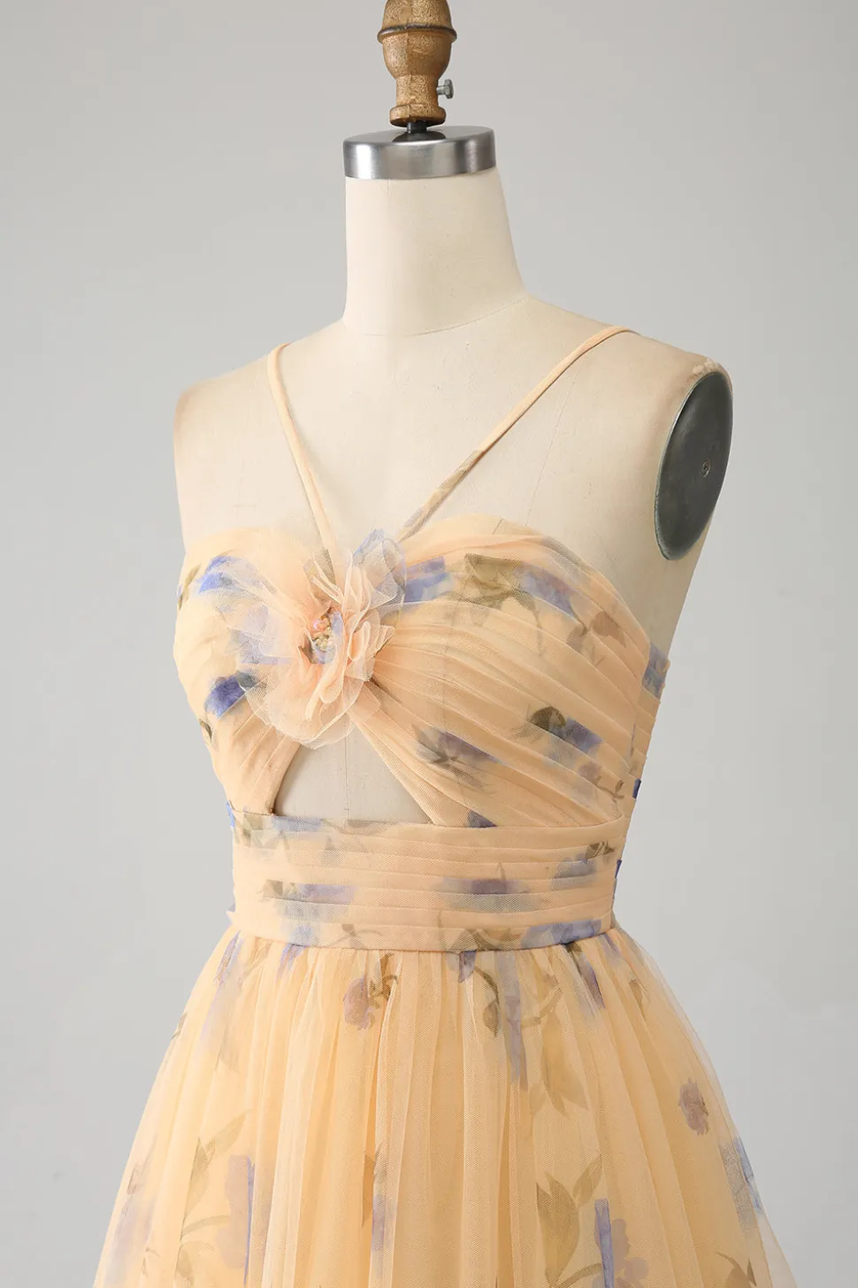 Amarelo A-Line Halter plissado tule vestido de baile com bordado