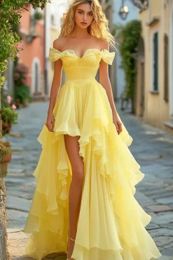 Amarelo babado uma linha longo vestido de baile com fenda