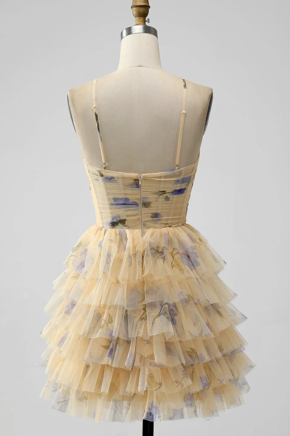 Amarelo bonito A Line Halter Tiered Short Tulle Homecoming Dress