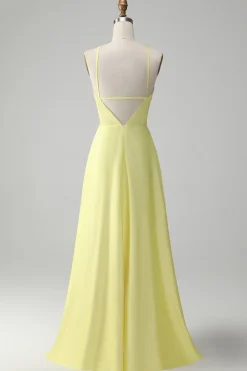 Amarelo Uma linha Halter cortado longo vestido de dama de honra com flor