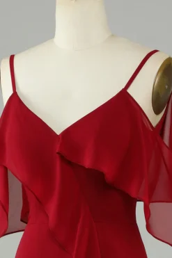 Assimétrico frio Shoudler Borgonha vestido longo dama de honra com babados