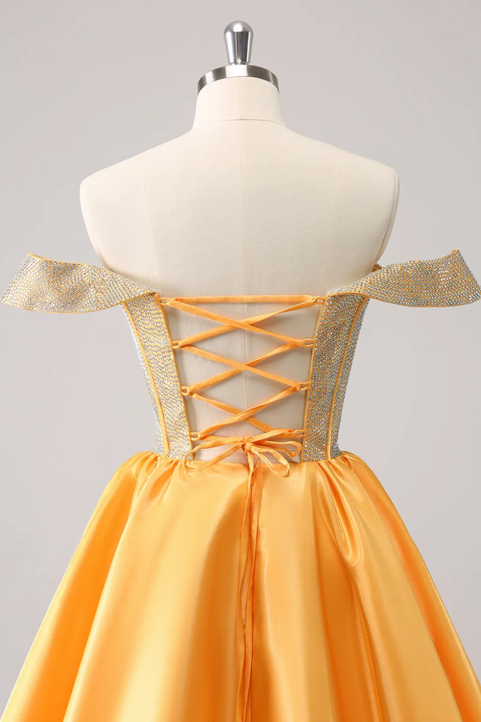 Azul brilhante Uma linha fora do ombro cetim babado Homecoming Dress com frisos