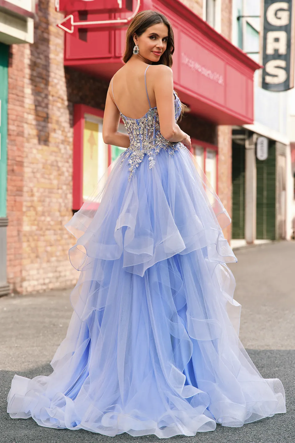Azul Claro Brilhante Uma Linha Esparguete Alças Espiral Folhos Longo Vestido de Baile com Lantejoulas