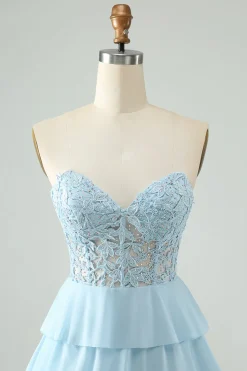 Azul Claro Uma Linha Querida Tiered Vestido Curto Homecoming com Apliques