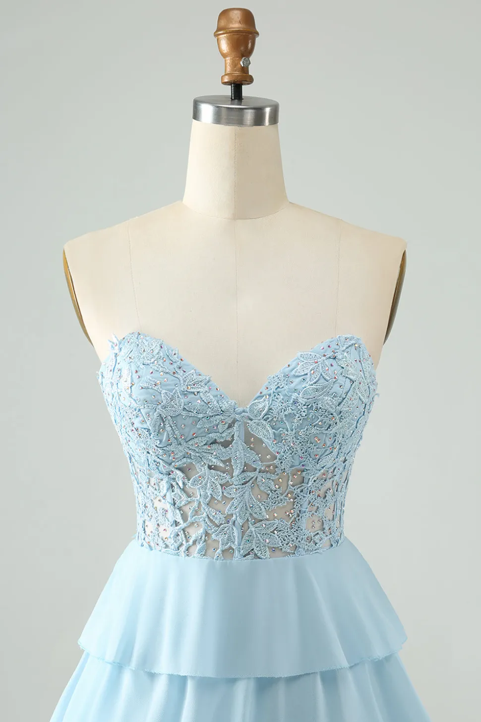 Azul Claro Uma Linha Querida Tiered Vestido Curto Homecoming com Apliques